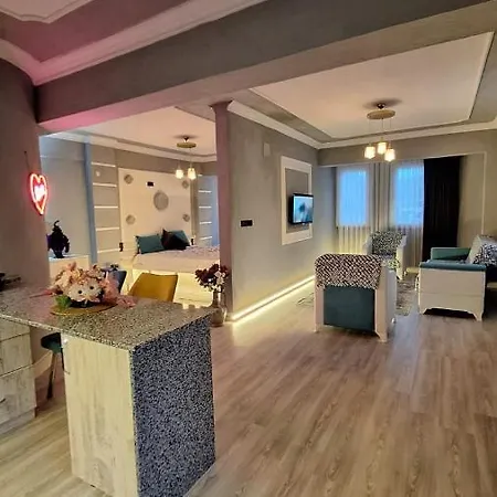 Kalinda Apartment